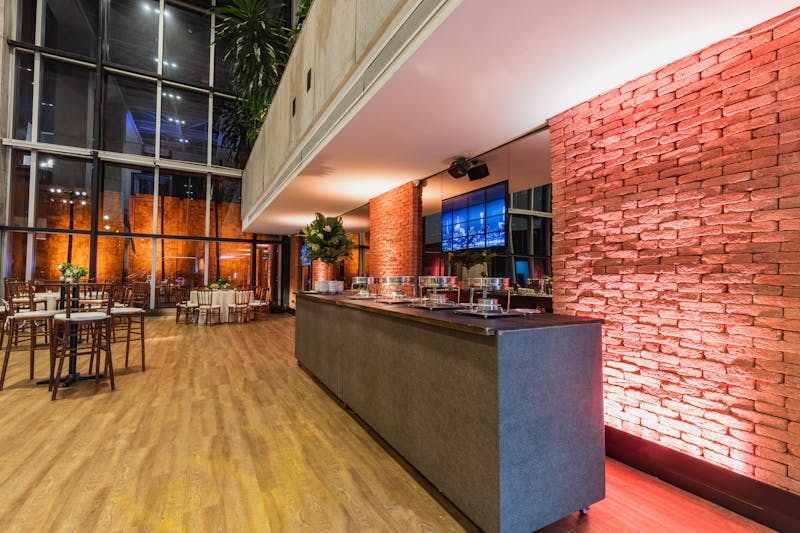 Mod Pizza restaurant interior - modern dining space