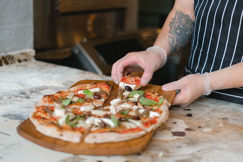 Mod Pizza kitchen operations and food preparation